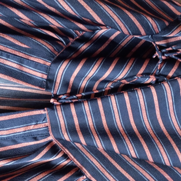 Top - Picture 3 of 4